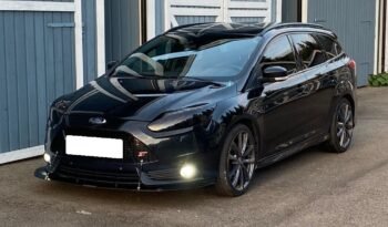 Ford Focus ST 2.0-250 CH-Essence full