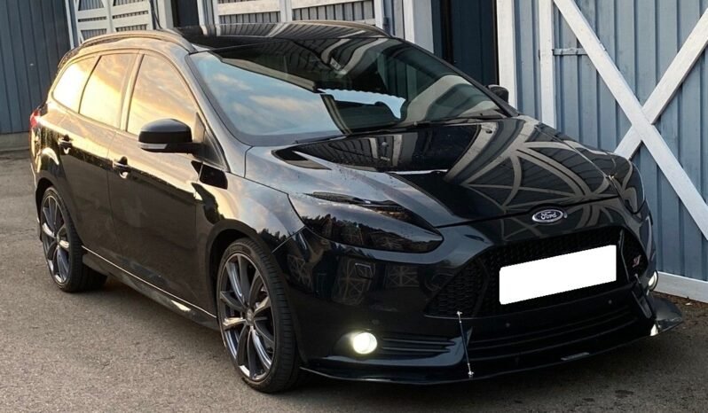 Ford Focus ST 2.0-250 CH-Essence full