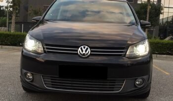 Volkswagen Touran 1.6 TDI Carat DSG7 7 places. full