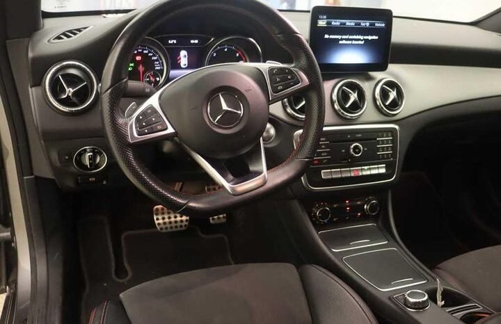 Mercedes-Benz A180D AMG-LINE 1.5D full